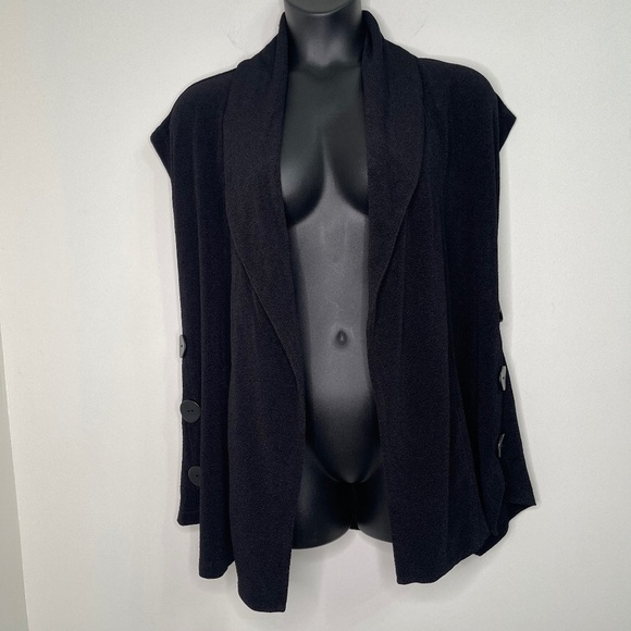 Timeless Black Sleeveless Vest with Button Detailing - Picture 1 of 8